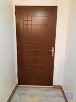 درب ورودی آپارتمان مدل بیسکویتی با رنگ