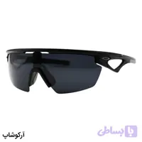 عینک ورزشی پلاریزه اوکلی با فریم مشکی مات، از جنس کائوچو و لنز دودی تیره مدل E-3804