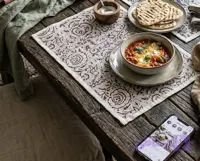 زیر بشقابی زرشکی