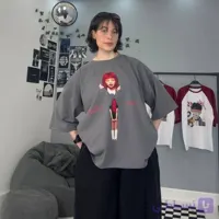 تیشرت خاکستری باکسی طرح جنی jennie