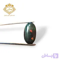 نگین بلک اوپال اصل تراش بیضی | بازی رنگ قرمز و سبز | جواهر کهن - کد (103)