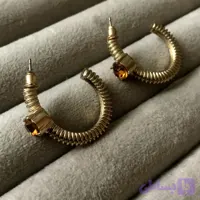 گوشواره نیم‌حلقه میخی تک نگین