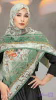 روسری زنانه طرح دار نخی و سبک - تی تی کالا شاپ