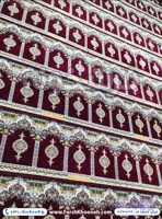 فرش سجاده ای طرح چلچراغ زمینه لاکی 700 شانه کد 701073