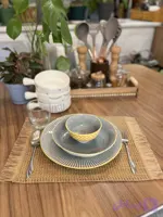 زیر بشقابی حصیری