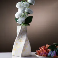 گلدان اهورا سفید ماربل طلایی