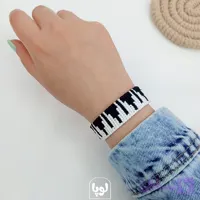 دستبند دستبافت طرح چوقا بختیاری رنگ سفید