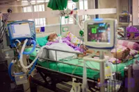 دانلود پوستر CPR بعد از جراحی قلب 2025