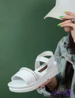 صندل زنانه لژدار