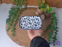 کره‌خوری مستطیل گل آبی