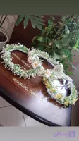 تاج گل کامل ژیپسو و بابونه در رنگ‌بندی متنوع