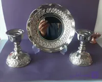 آینه و شمعدان مسی رز کروم گل برجسته قطر اینه کالا 21 ارتفاع شعمدان 12 و نیم در مس زنجان نمونه