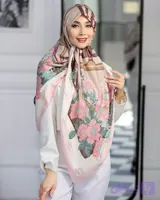 روسری نخی طرح آرت گل صورتی