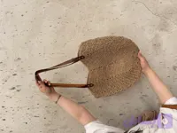 کیف رافیا لاله خیلی خوشگله سایز بزرگ بند چرمی کار دسته دکمه چسبان کیفیت درجه یک رنگ کرم