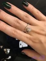 انگشتر ژوپینگ سفید گل‌نگین‌دار