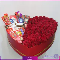 باکس گل قلبی رز و شکلات ولنتاین نوشین