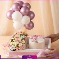 باکس گل و بادکنک تولد به همراه کیک
