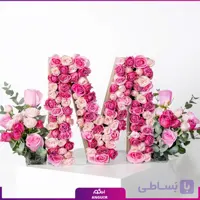 باکس گل حرف M با گل رز