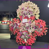 تاج گل تبریک 5 طبقه VIP (سایز بزرگ)