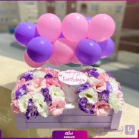 باکس گل رز لیسیانتوس به همراه کیک