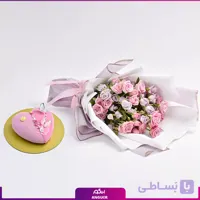 دسته گل رز مینیاتوری به همراه کیک قلبی
