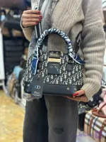 کیف زنانه طرح شنل ۱۲۰ ز