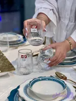 نیم لیوان لب طلا‌ شش عددی