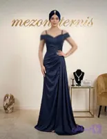 ماکسی مجلسی بلند زنانه ترنیس مدل یقه دکلته افتاده و چین‌دار آبشاری_ کد ۴۲۲