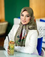 روسری ابریشم طرح گوچی سایز 135 دارای 8 رنگ کد181