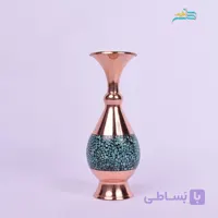 گلدان صراحی 16 فیروزه کوبی با تلفیق هنر و مس و با ترکیب سنگ فیروزه
                                                                        An open-faced turquoise Kobi vase with a combination of art and copper and with a combination of turquoise stone