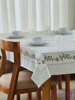 رومیزی مخمل شانل ضد لک طرح بلوبری کد 566