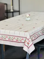 رومیزی و سفره پارچه ای مخمل شانل ضد لک طرح توت فرنگی کد 601