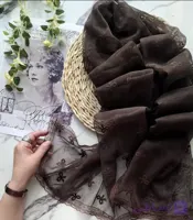 شال قهوه ای و مشکی طرح پاپیون دور دانتل