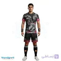 ست ورزشی هشت تکه لیون بارسلونا طرح لامین یامال 2027 – شامل تیشرت ، شورت ورزشی ، جوراب ورزشی ، مچ بند ورزشی ، بازوبند کاپیتانی ، شوزبگ و حوله ورزشی