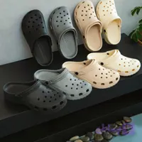 دمپایی زنانه و مردانه مدل کراکس