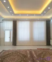 پرده پذیرایی حریر ساده مدل دوخت پلیسه برای پنجره ۴متری با زیر پرده
