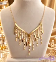 گردنبند طلا ۱۸ عیار زنانه مدل شرابه آبشاری زنجیری و نیزه ایی طرح خلیجی V شکل