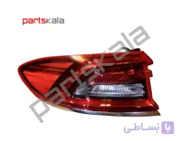 چراغ خطر روی‌ گلگیر چپ آزرا گرنجور ۲۰۱۸
