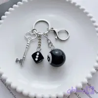 جاکلیدی آویز ایت بال و کلید