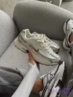 کتونی نایک اینتیاتور سفید || Nike initiator