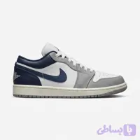 کتونی نایک ایر جردن 1 لو سفید طوسی سرمه‌ای مردانه | Nike Air Jordan 1 Low White Grey Navy BG | سایزبندی 41 تا 44 - ایران کتونی