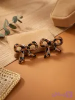 گوشواره میخی طرح پاپیون پلنگی (Tortoise Bow Earrings)