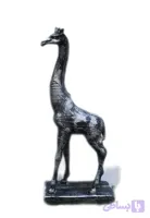زرافه فلزی ایستاده