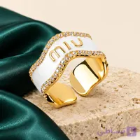 انگشتر زنانه برند miumiu(کد۳۰۰۷)؛​شاهکار اشرافی میو میو؛ نهایت شکوه و برازندگی بر دستان شما