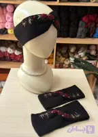 هدبند مشکی با گلدوزی زرشکی