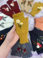 دستکش گلدوزی