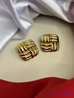 گوشواره مربعی