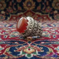 انگشتر عقیق یمنی اصل؛ شکوه اصالت، آرامش درونی و جذابیتی که هر نگاهی را مجذوب می‌کند کد 4202