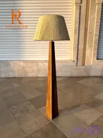 آباژور: هرم مربع