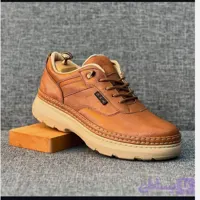 کفش چرم اسپرت مردانه مدل فراز رنگ عسلی رویه چرم صنعتی زیره پیو دور دوخت (کد I5XO7)